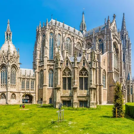 Penthouse In Belgium With Marina Views Appartamento *